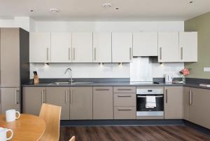 Two bedroom apartments close to Heathrow