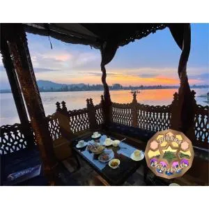 Dilshad Houseboats - Sudarbal