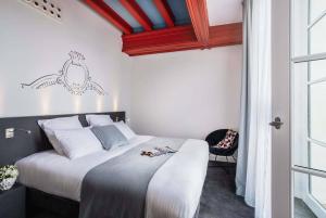 Hotels Best Western Premier Hotel de la Cite Royale : Chambre Privilège Lit King-Size avec Balcon - Vue sur Ville