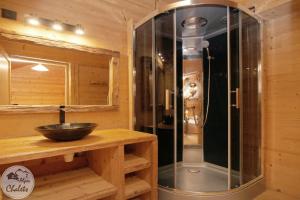 2AlpesChalets - Chalet Marie 2 - Standing et Sauna aux pieds des pistes : photos des chambres