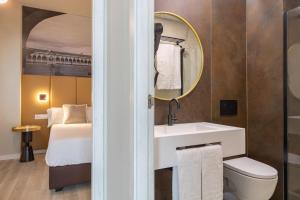 Harinas Central Apartments by Valcambre