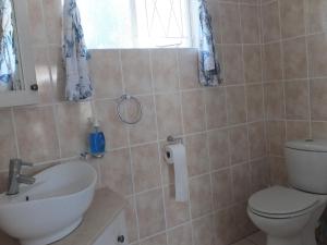 Heron Place sunny self-catering garden flatlet