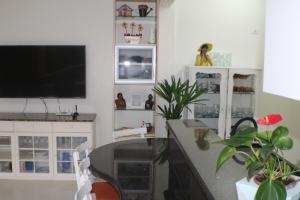 Apartamento Maré Mansa a 30 metros da praia Mansa em Caiobá com Wifi
