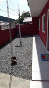 CASA com 3 QUARTOS 1000M DA PRAIA