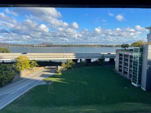 City Loft Escape with River Views! By Hollyhock