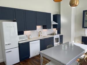 Gold Suite by Hollyhock- Executive-Level Living