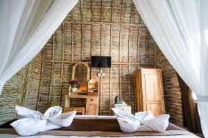 Phòng Giường Đôi Nhìn Ra Biển (Double Room with Sea View)