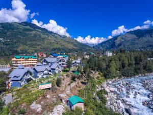 The Highland Park - A Truly River side Resort