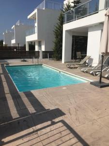 Coral Bay Villa 4, walking distance to Coral Bay