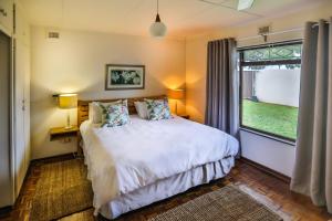 One Jack Powell House- Classic family home steps away from the beach