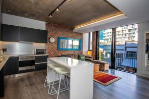 Classy 1 bedroom in The Signature 115 De Waterkant
