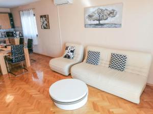 Holiday Home Tuta by Interhome