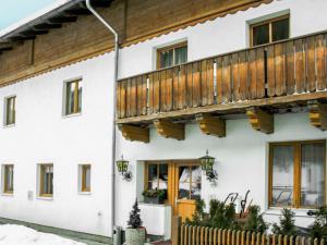 Apartment Edelweiss-2 by Interhome