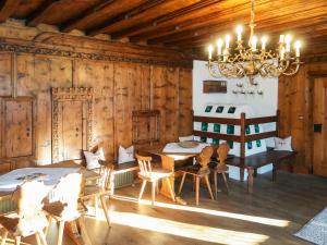 Chalet Jagdhaus Biedenegg by Interhome