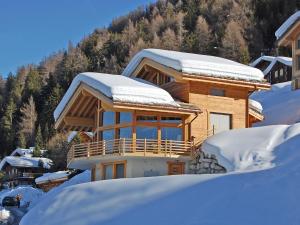 Chalet Chalet Aquarius by Interhome