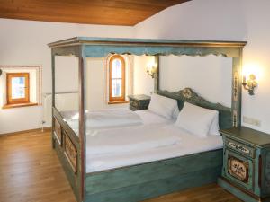 Apartment Burg Biedenegg- Sigwein by Interhome