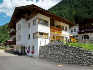 Apartment Elfriede-3 by Interhome