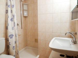 Apartment Les Girolles B14 by Interhome