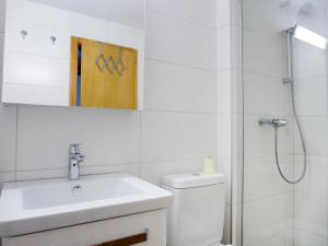 Apartment Ermitage 13 by Interhome