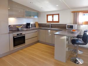 Apartment La Haute Cîme 16 by Interhome