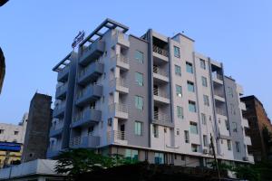 Hotel Girija Sunrise 300 Meter from Baba Dham Temple