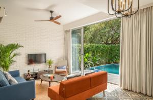 La Risa, 2 BHK Villas near Vagator Beach, Private Pool with Kitchen, Balcony, Security