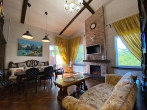 Семейный Дом с террасой - Мелиховская