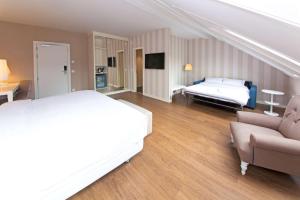 Family Suite room in NH Geneva City