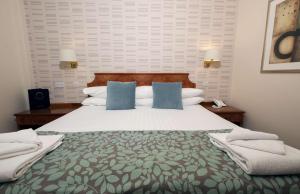 Double Room room in Pitbauchlie House Hotel
