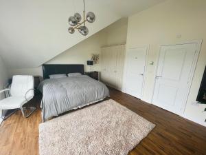 Large En-Suite with Stunning River Views in Lancaster