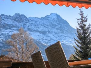 Apartment Chalet Bodmisunne by Interhome