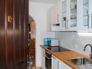 Apartment Residence Miralago - Utoring Apt- B12 by Interhome