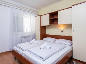 Apartment Balota by Interhome
