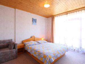 Holiday Home Yellow 1 by Interhome