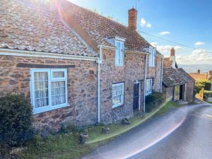 Holiday Home Moonfleat Cottage