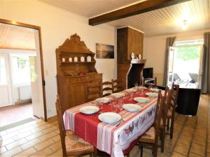 Maisons de vacances Holiday Home Campagne by Interhome : photos des chambres