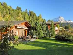Chalet Chalet Lorila by Interhome