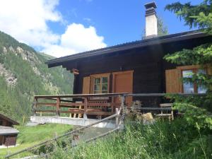 Chalet Coquelicot by Interhome