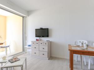 Apartment Grand Pavois-4 by Interhome