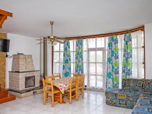 Holiday Home Yellow 2 by Interhome