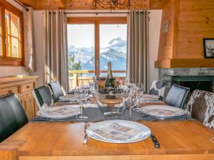 Chalet Le Muveran V8 by Interhome