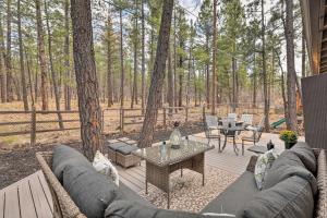 Renovated Cottage with Fire Pit in Munds Park!