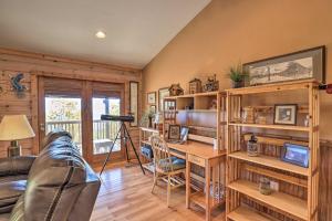 Bring a Pet! Mtn-View Bostic Retreat with Deck