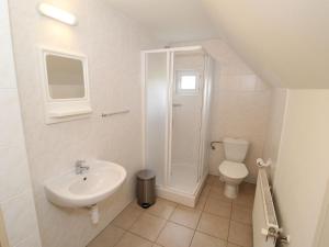 Holiday Home Holiday Hill 43 by Interhome