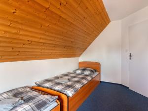 Holiday Home Holiday Hill 62 by Interhome