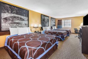 Suite with Three Queen Beds - Non-Smoking room in Super 8 by Wyndham Fort Dodge IA