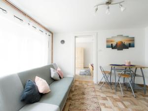 Holiday Home Cherry by Interhome