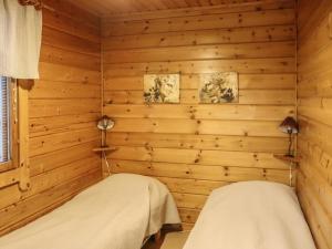 Holiday Home Aurinkoalppi 10a paritalo includes 2 ski by Interhome