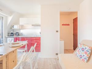 Appartements Apartment Deauville Plage 1 et 2 by Interhome : photos des chambres