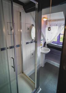 Double Room 1 (Not Pet Friendly) room in The Mug House Inn
